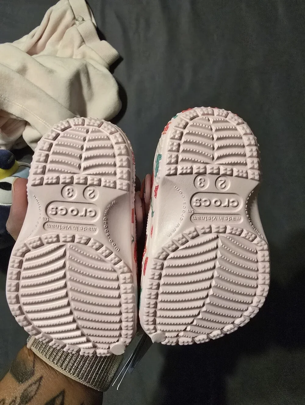 CROCS playful cherry